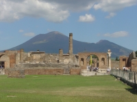 vesuvius-from-pompeii-ruins
